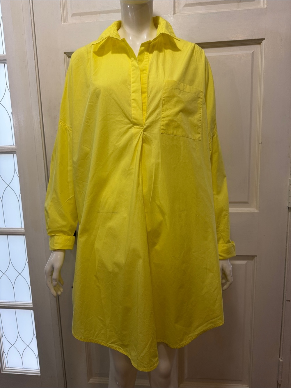 Confettibird VACAY SHIRT DRESS
100% COTTON Yellow Collared V-Neck Size Medium💛
